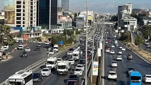 Okulların açılmasıyla İstanbul’daki trafik yoğunluğu arttı