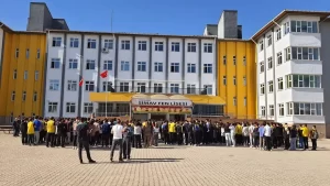 Simav Fen Lisesinde ders zili çaldı