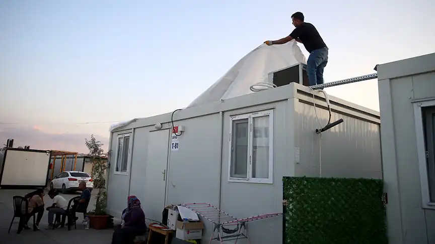 Afetzedeler için başlatılan kış hazırlıkları tamamlandı