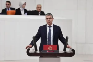 Ali Yerlikaya: HDP’li vekilinin arabasında 2 terörist yakalandı