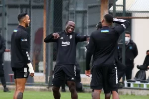 Beşiktaş’ın oyuncusu geceyi hastanede geçirdi