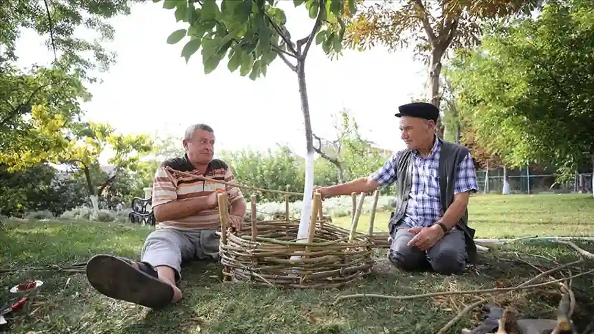 Kırklareli Huzurevi‘nde kalan yaşlılar,