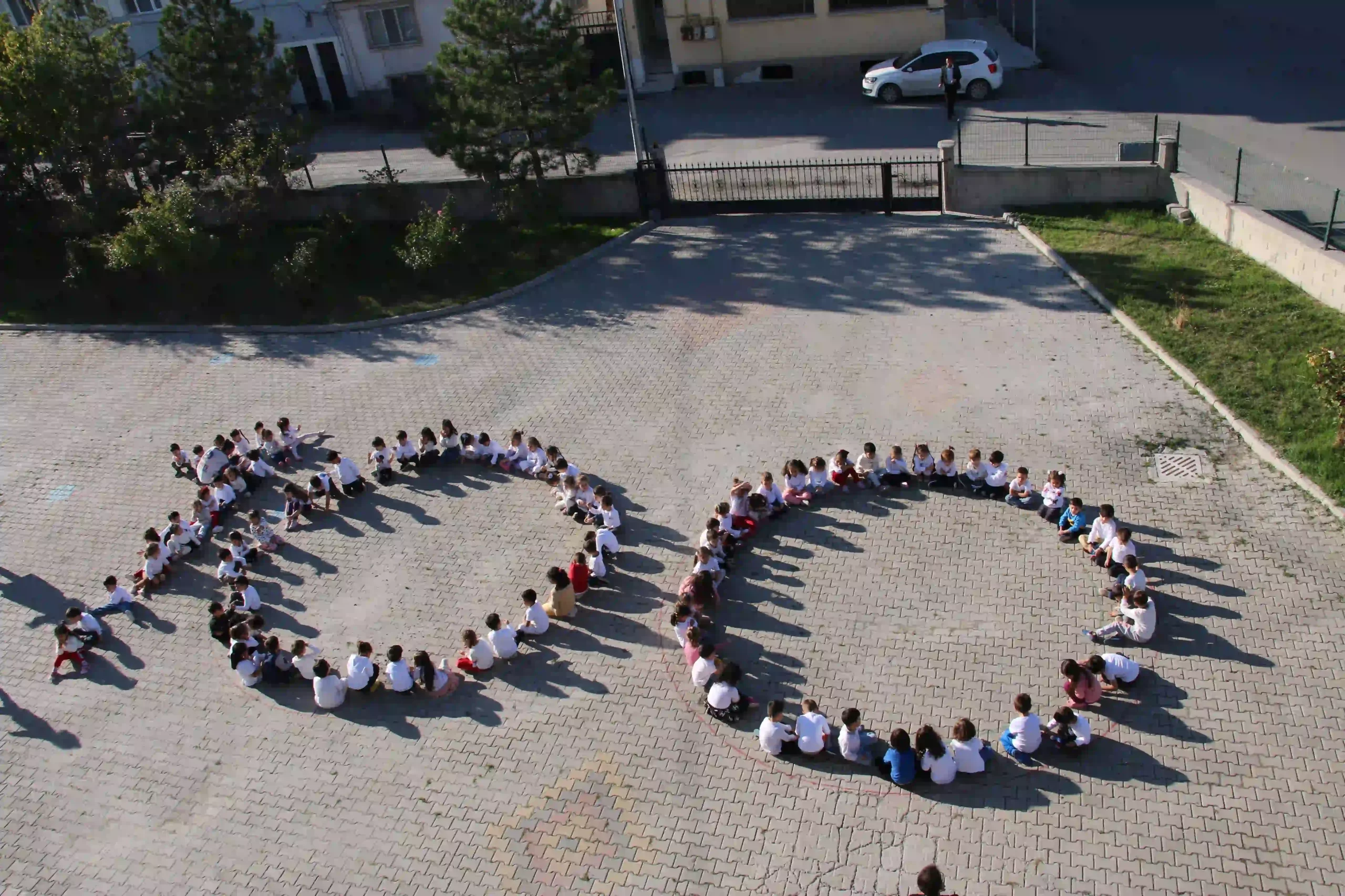 Kütahyalı minikler Cumhuriyetin 100.