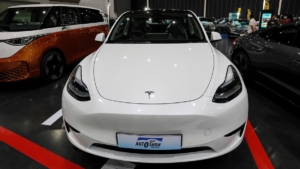 Tesla, ABD’de Model 3 ve Model Y araçlarının fiyatlarında indirime gitti