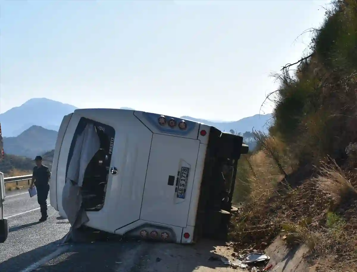 Muğla'da iki araç çarpıştı 5 yaralı