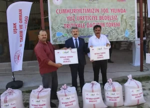 Uşak’ta çiftçilere ücretsiz yem tohumu dağıtıldı