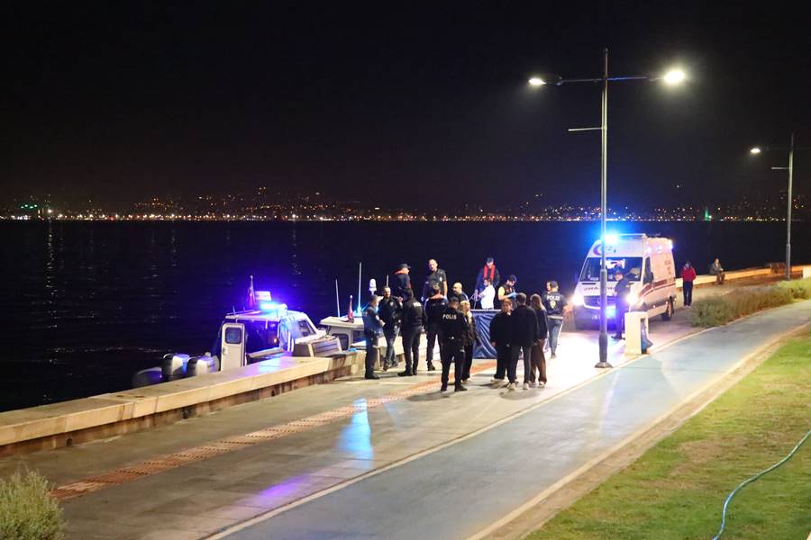 İzmir’in Konak ilçesinde, denizde