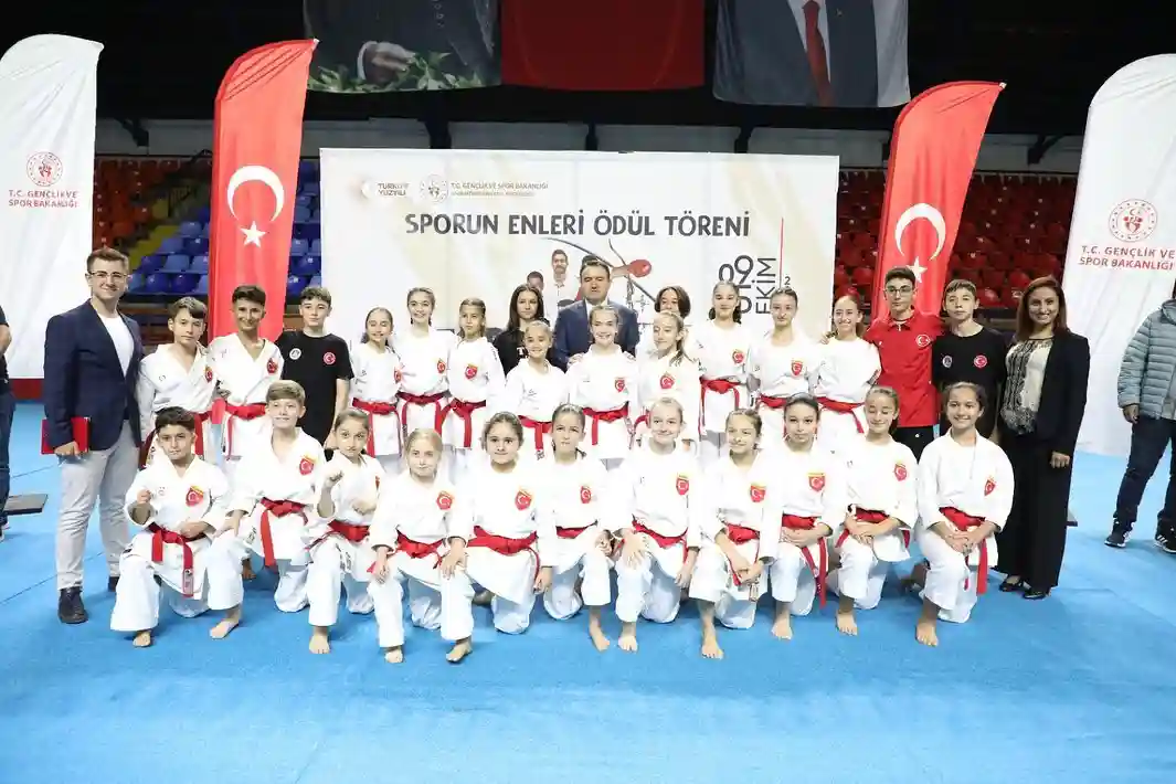 Kütahya’da sporun enleri ödüllendirildi.