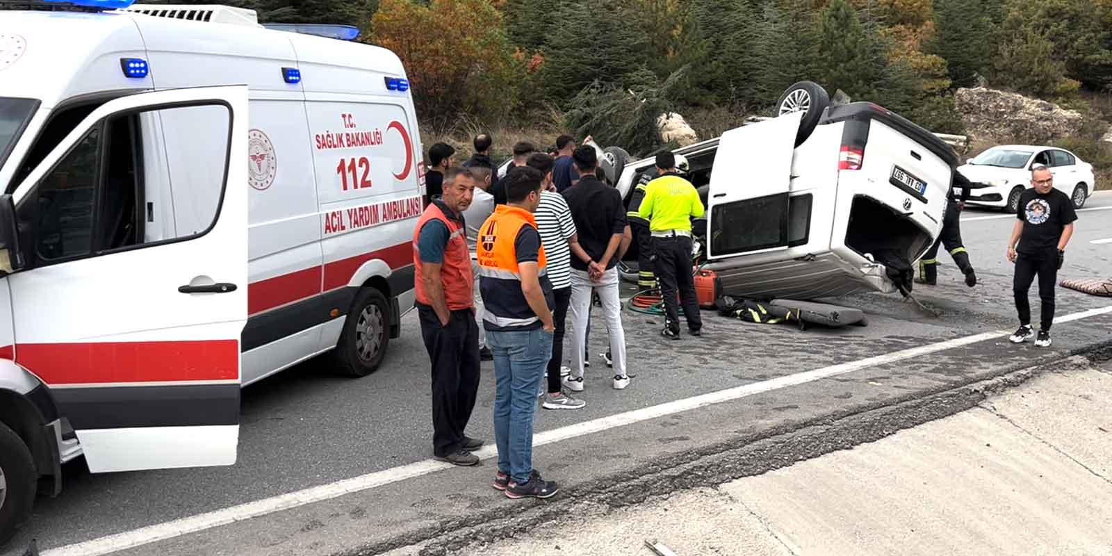 Kutahyada minibüs devrildi, 1 ölü