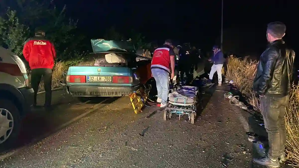 Isparta‘nın Şarkikaraağaç ilçesinde, otomobil