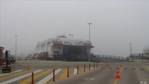 Güney Marmara’da feribot seferleri iptal edildi