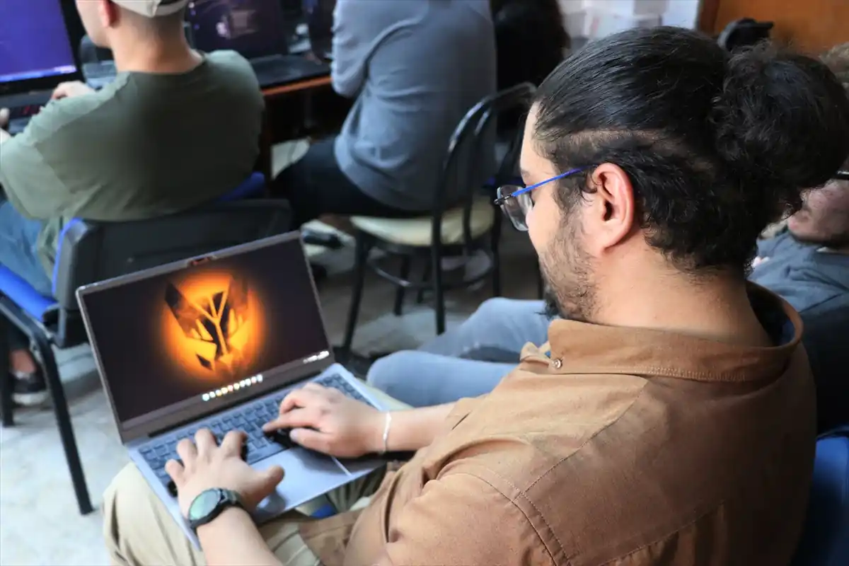 Kütahyada Beyaz Şapkalı Hackerlar Yetişiyor