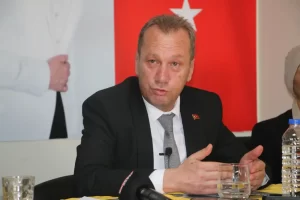 İYİ Parti Kütahya Belediye Başkan adayı Tekdemir, projelerini anlattı