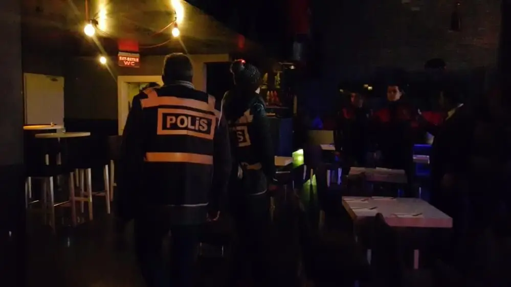 Kütahya’da polis ekipleri pavyonları