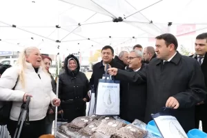 Kütahya’da sokak hayvanları için mama dağıtıldı 