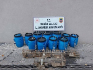 Manisa’da kaçakçılık operasyonu: 7 bin 500 litre sahte içki ele geçirildi