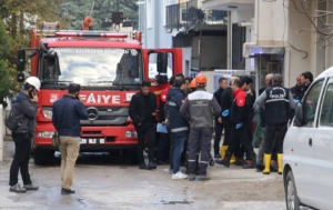 Denizli’de evde çıkan yangında bebek öldü, ağabeyi ile annesi yaralandı