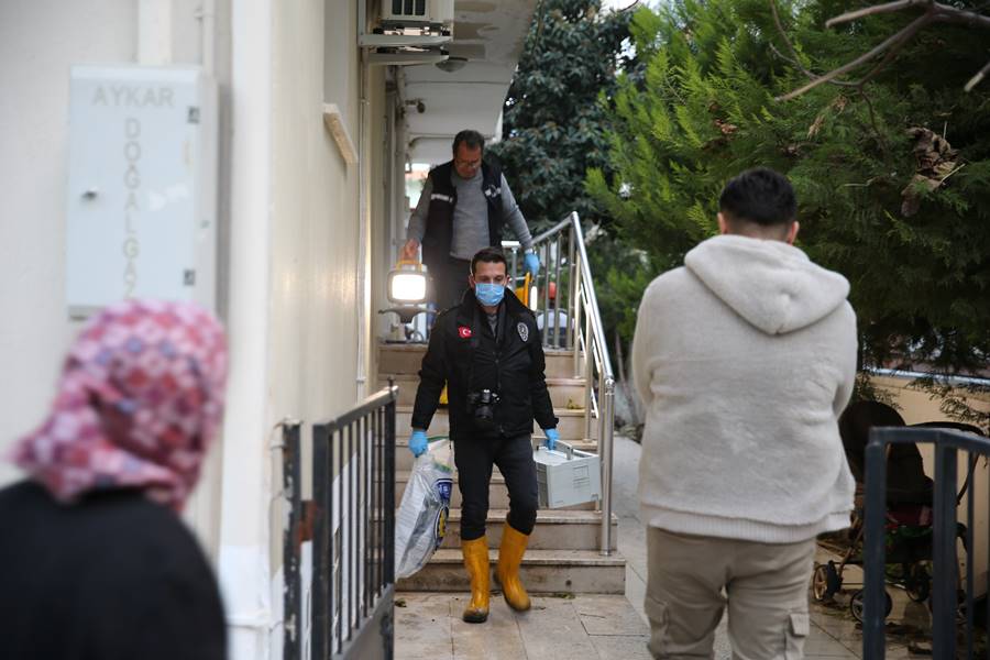 Denizli'de evde çıkan yangında bebek öldü