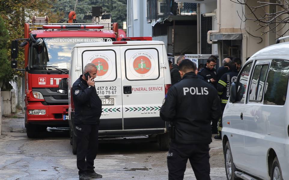 Denizli'de evde çıkan yangında bebek öldü