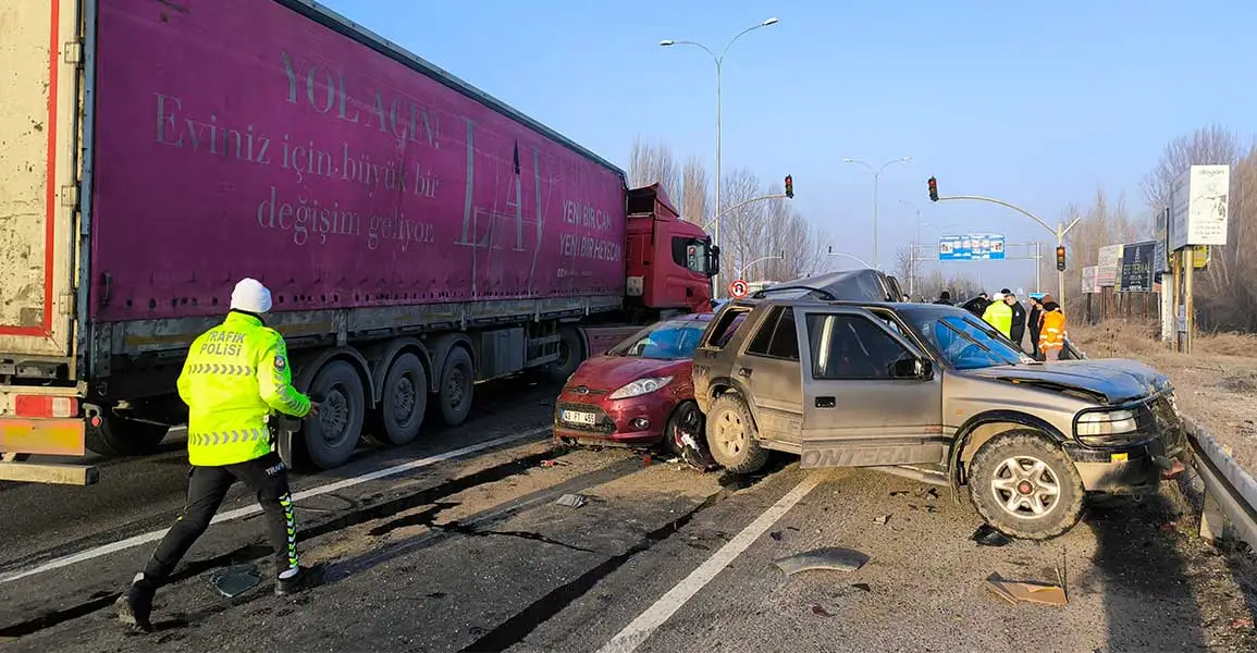 Kütahya’da zincirleme trafik kazası