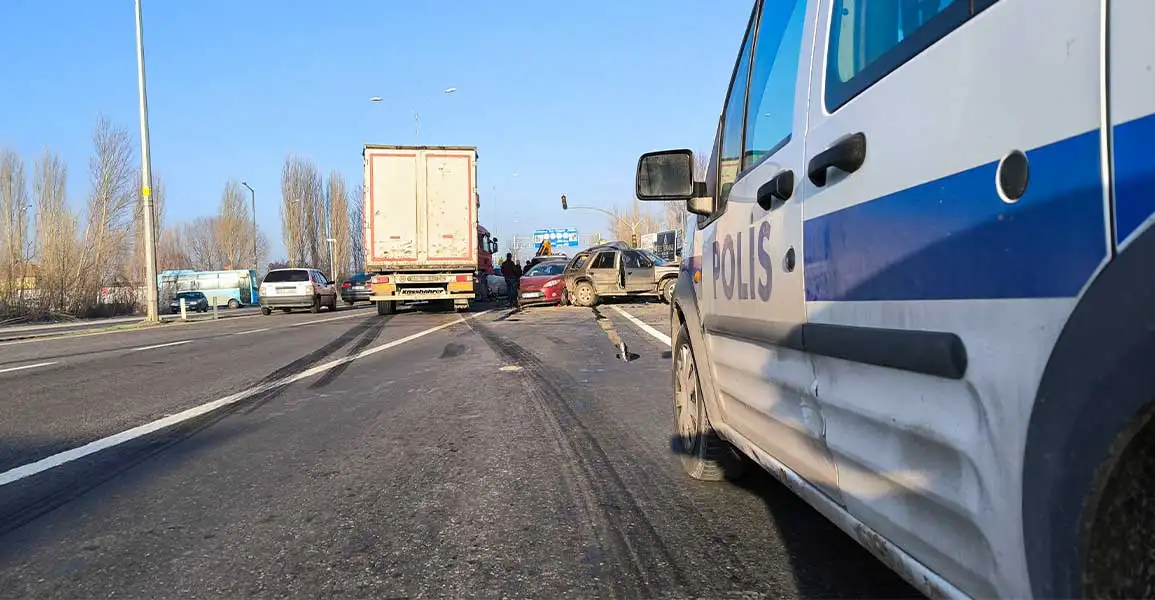 Kütahya’da zincirleme trafik kazası