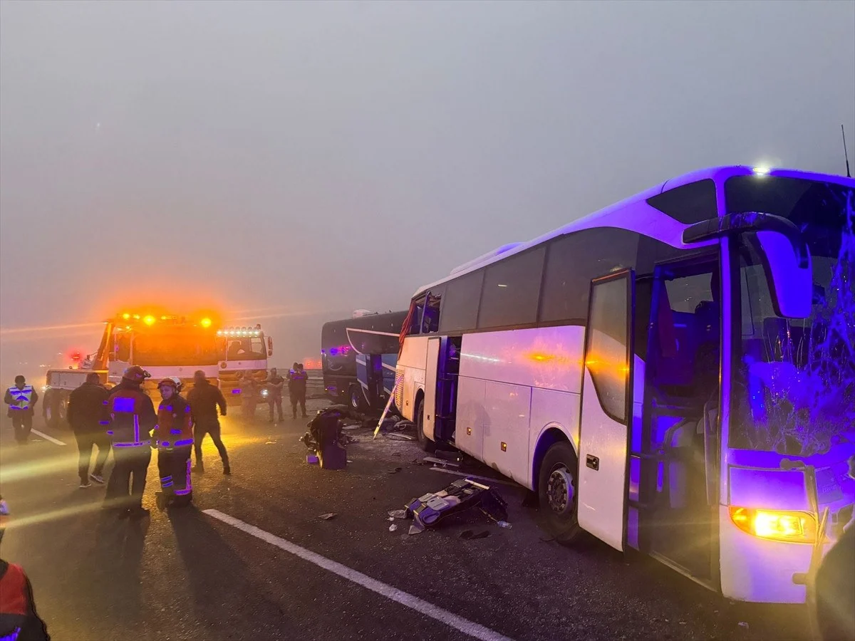 Kuzey Marmara Otoyolu nda zincirleme kaza