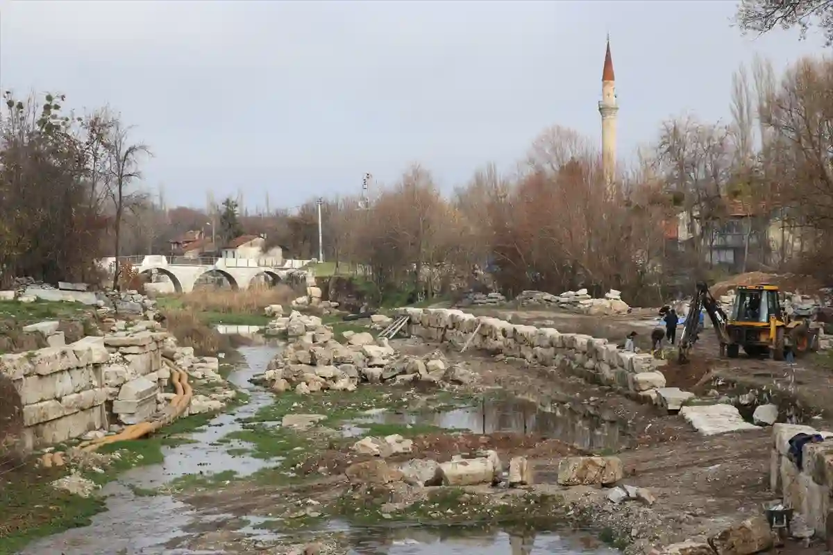 Kütahya Aizanoi'de yeni heykel başları bulundu