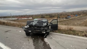 Afyonkarahisar’da tırla çarpışan otomobildeki bebek öldü