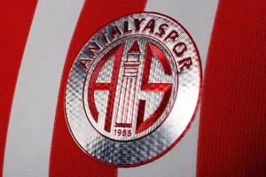 Antalyaspor, yeni teknik direktörü ile sözleşme imzaladı