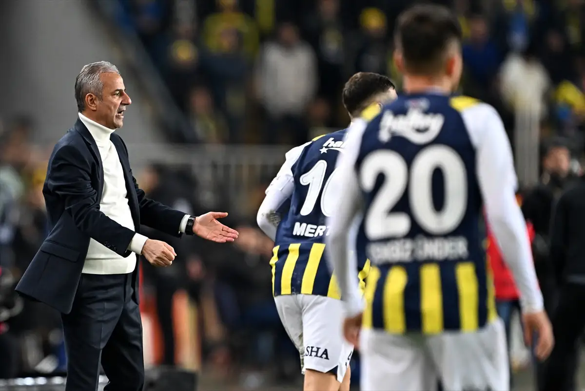 Fenerbahçe, Ankaragücü'nü yenerek liderliğini sürdürdü