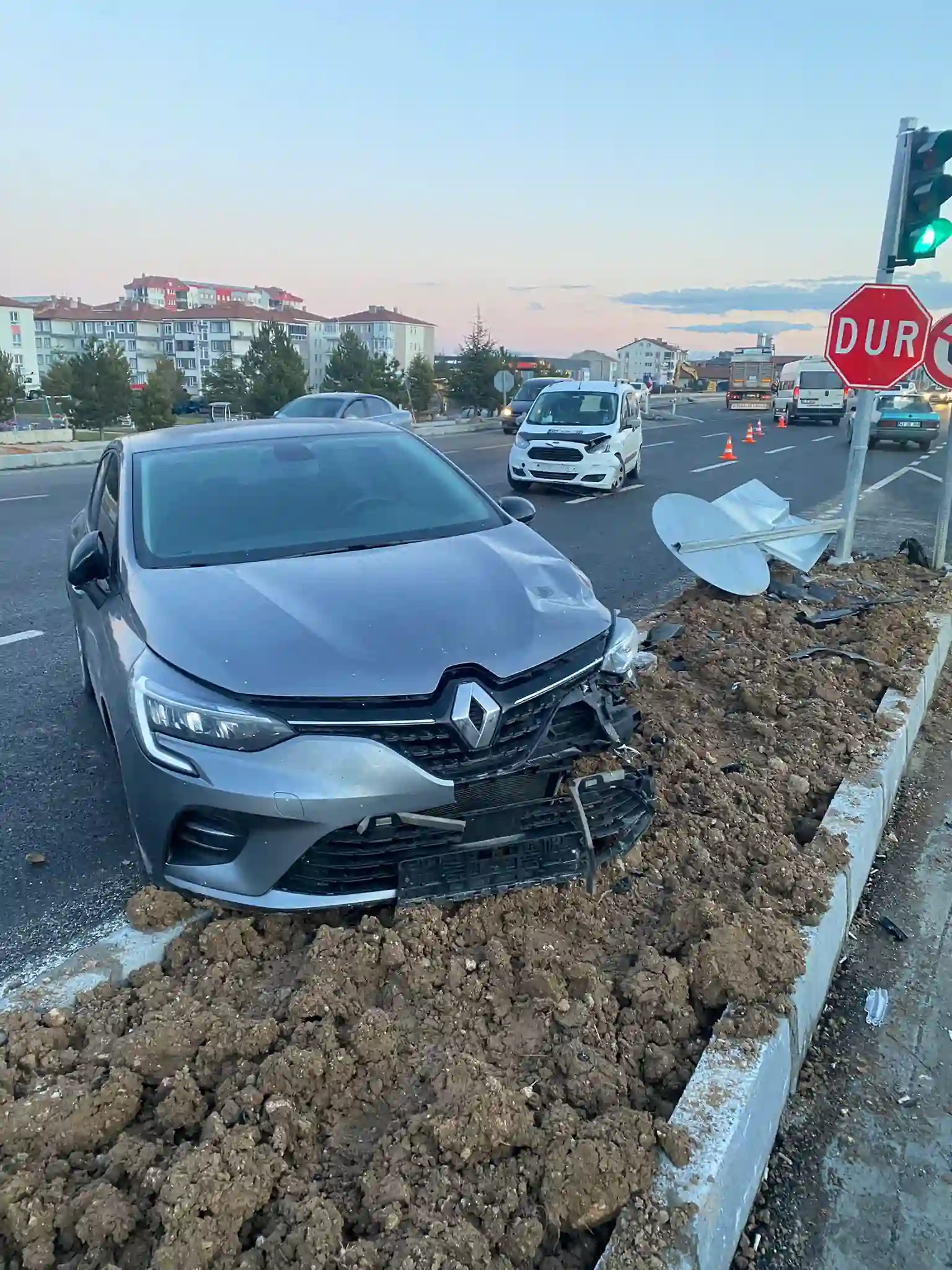 Kütahya'da akıllı kavşakta zincirleme trafik kazası