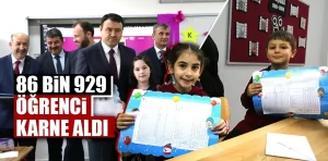 Kütahya’da öğrenciler karne sevinci yaşadı