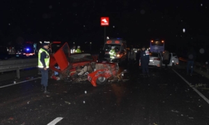 Manisa’da zincirleme trafik kazası 2 ölü, 3 yaralı