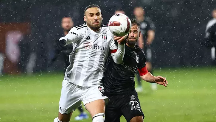 Beşiktaş yeni hocasıyla farklı mağlup oldu