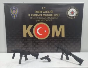 İzmir’de silah tacirleri tutuklandı 