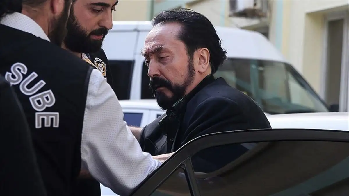 Adnan Oktar silahlı suç