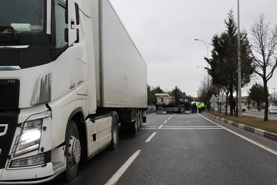 Kütahya-Afyonkarahisar çevre yolunda trafik kazası (3)