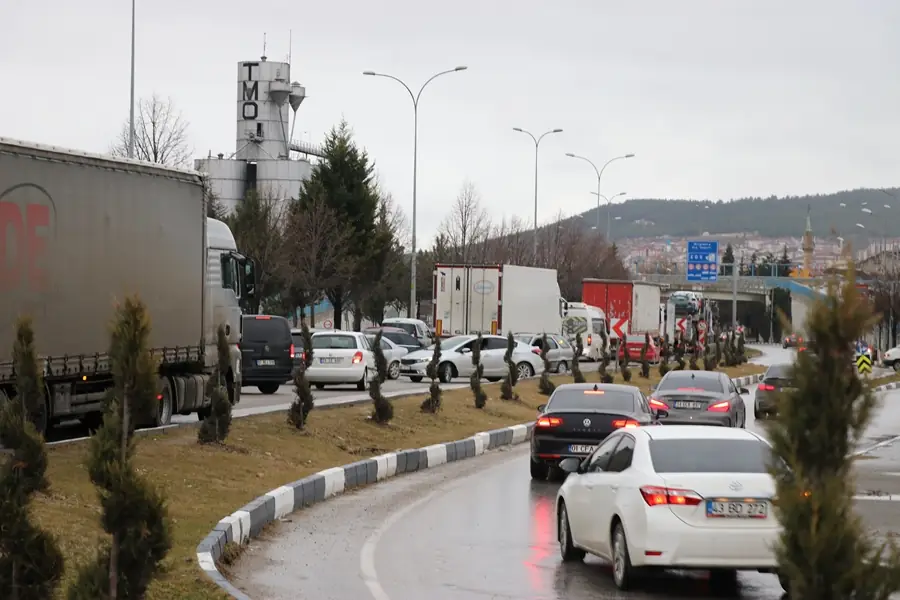 Kütahya-Afyonkarahisar çevre yolunda trafik kazası (3)