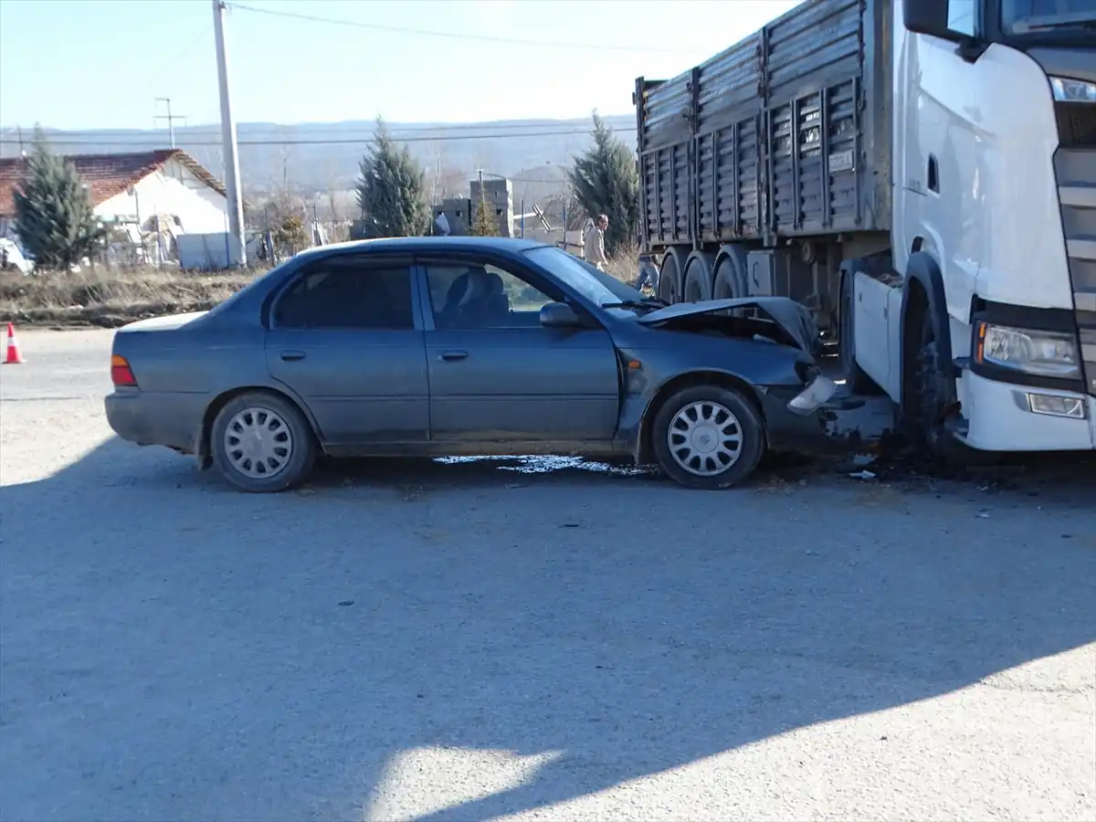 Kütahya’nın Hisarcık ilçesinde, otomobilin