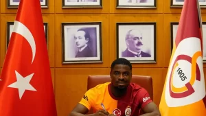 Serge Aurier Galatasaray formasını giydi