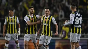 Fenerbahçe geriden geldi 3 puan’ı kaptı