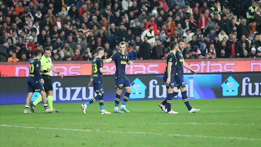 Fenerbahçe, Bitexen Antalyaspor’u 2-0’lık