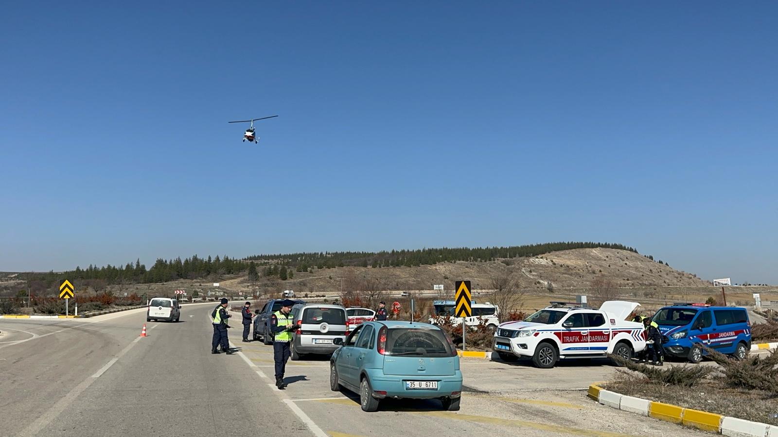 Afyonkarahisar'da cayrokopter destekli trafik denetimi yapıldı