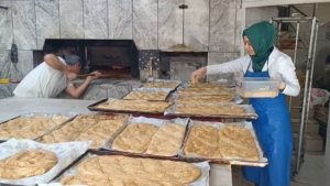 Afyonkarahisar’da “haşhaşlı tahinli pide” sahur sofralarında yerini aldı