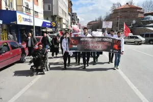 Afyonkarahisar’da sağlık çalışanları Gazze için yürüyüş yaptı