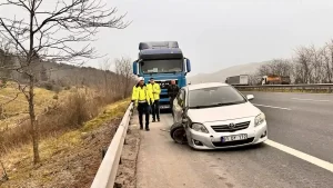 Anadolu Otoyolu’nda Otomobil Tankere Çartı