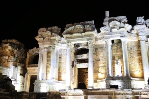 Denizli Hierapolis ören yerinde gece müzeciliğinin tanıtımı yapıldı