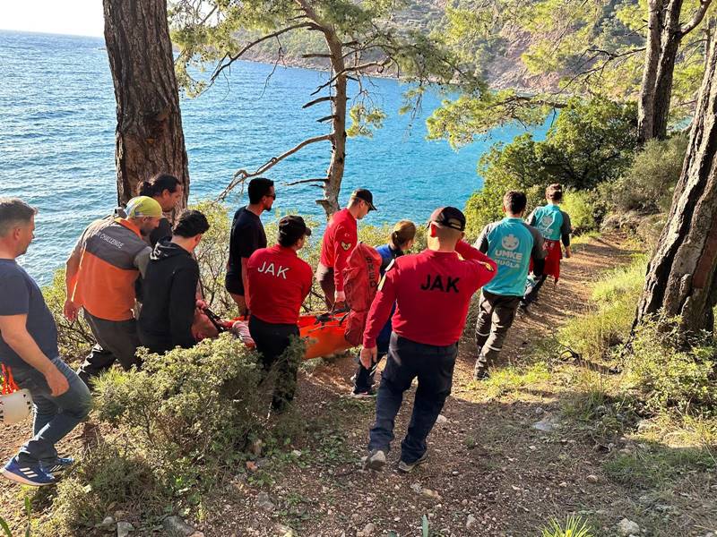 Fethiye'de yürüyüş esnasında mahsur kalan kişi kurtarıldı