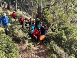 Fethiye’de yürüyüş esnasında mahsur kalan kişi kurtarıldı