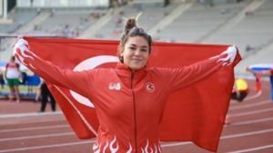 Milli sporcu Özlem Becerek, Avrupa Atmalar Kupası’nda altın madalya kazandı